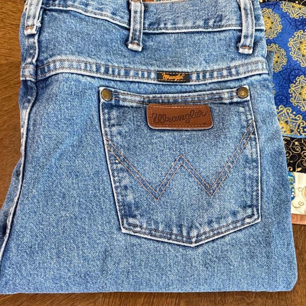 Men’s Wrangler Light Blue Denim Jeans